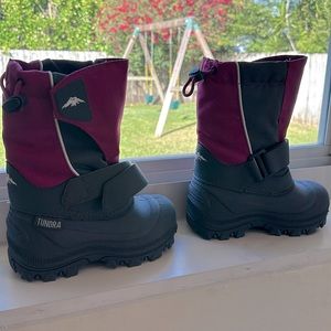 Tundra new without tags snow and winter boots size 12